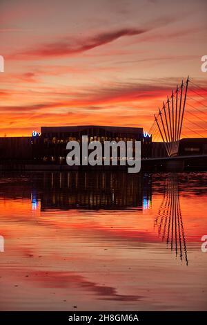 Salford Quays Manchester Ship Canal, ITV Granada, ITV Studios, Coronation Street und Media City Footbridge Stockfoto