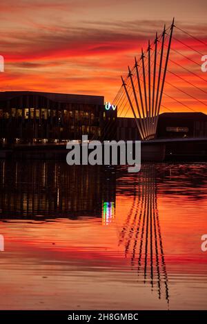 Salford Quays Manchester Ship Canal, ITV Granada, ITV Studios, Coronation Street und Media City Footbridge Stockfoto