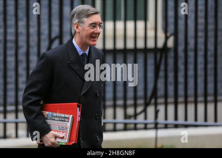 Westminster, London, Großbritannien. 30th. November 2021. Jacob Rees-Mogg MP, Lord President of the Council, Leader of the House of Commons. Minister nehmen heute Morgen an einer Kabinettssitzung in der Downing Street 10 Teil. Kredit: Imageplotter/Alamy Live Nachrichten Stockfoto