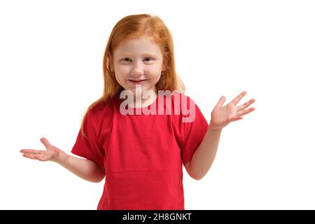 Portrait von niedlichen Rotschopf emotionale kleine Mädchen auf einem weißen isoliert Stockfoto