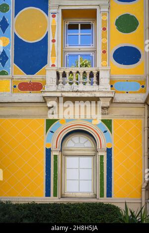 Bunte oder bunte Fassade des Hôtel des Arts (c1900) Kunstmuseum, Kunstgalerie oder Kunstzentrum Toulon Var Provence Frankreich Stockfoto