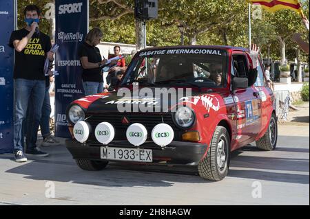 PALAMOS, SPANIEN - 03. Nov 2021: Ein Autobianchi A112 Abarth wurde bei der XVIII historischen Rallye der Costa Brava in Palamos, Spanien, vorgestellt Stockfoto