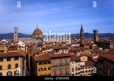 Der Dom, Santa Maria del Fiore und das Bargello Museum in Florenz. Italien. Die Kuppel war zu dieser Zeit eine große Errungenschaft Brunelleschis. Stockfoto