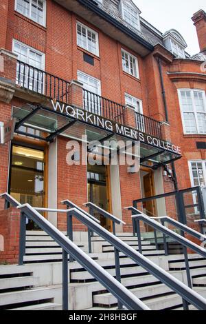 Working Men's Collage auf der Crowndale Rd in Mornington Crescent, Lonodn, Großbritannien Stockfoto