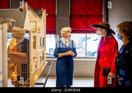 Haarlem, Niederlande. 30th. November 2021. Königin Maxima der Niederlande im Teylers Museum in Haarlem, am 30. November 2021, um den Pieter Teylers Huis, einen neuen Flügel des Museums, zu eröffnen, ist es die ehemalige Residenz von Pieter Teyler van der Hulst.Quelle: Rotapool/P van Katwijk/ Albert Nieboer/Netherlands OUT/Point de Vue OUT/dpa/Alamy Live News Stockfoto