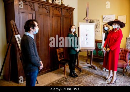 Haarlem, Niederlande. 30th. November 2021. Königin Maxima der Niederlande im Teylers Museum in Haarlem, am 30. November 2021, um den Pieter Teylers Huis, einen neuen Flügel des Museums, zu eröffnen, ist es die ehemalige Residenz von Pieter Teyler van der Hulst.Quelle: Rotapool/P van Katwijk/ Albert Nieboer/Netherlands OUT/Point de Vue OUT/dpa/Alamy Live News Stockfoto