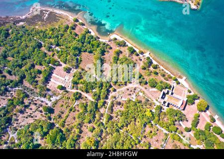 Insel Krk Fulfinum Mirine Basilika Ruinen in der Nähe von Omisalj Luftbild, Kvarner Bucht von Kroatien Stockfoto