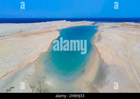 Ägypten, Sinaï, Sharm-el-Sheikh, Ras Mohammed Nationalpark, Hidden Bay (Luftaufnahme) Stockfoto