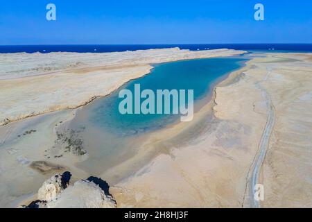 Ägypten, Sinaï, Sharm-el-Sheikh, Ras Mohammed Nationalpark, Hidden Bay (Luftaufnahme) Stockfoto