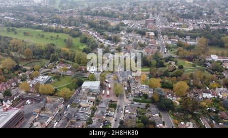 Luftdrohnenansicht von Enfield Stadtzentrum von oben Stockfoto