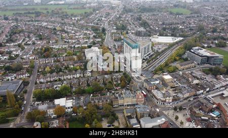 Luftdrohnenansicht von Enfield Stadtzentrum von oben Stockfoto