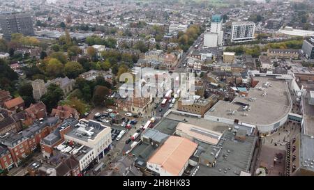 Luftdrohnenansicht von Enfield Stadtzentrum von oben Stockfoto