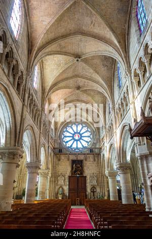 Frankreich, Val d'Oise, Auvers sur Oise, die Kirche von Vincent Van Gogh gemalt, regionaler Naturpark von Französisch Vexin Stockfoto