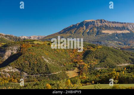 Frankreich, Alpes de Haute Provence, Saint Martin les Seyne; Bienenstöcke in den Bergen Stockfoto