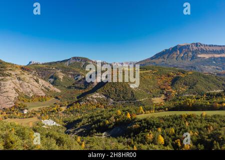 Frankreich, Alpes de Haute Provence, Saint Martin les Seyne; Bienenstöcke in den Bergen Stockfoto