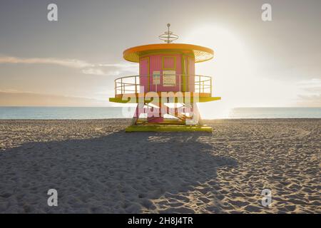 Miami South Beach Rettungsschwimmer Haus in einem bunten Art-Deco-Stil Stockfoto