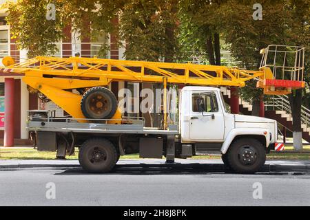 Smela, Ukraine - 31. Juli 2019: Notfallmaschine. LKW-Kran Stockfoto