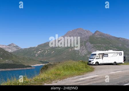 See (Lac du Mont Cenis) in der Nähe des Col du Mont Cenis, Savoie, Frankreich Stockfoto