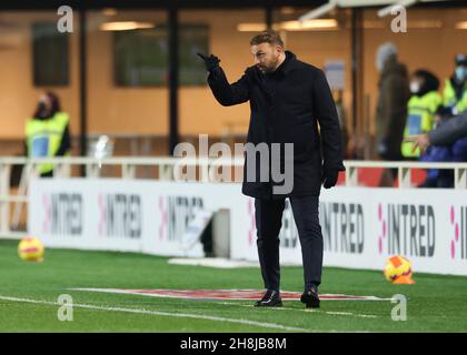 Bergamo, Italien, 30th. November 2021. Paolo Zanetti Cheftrainer des FC Venezia reagiert während des Spiels der Serie A im Gebiss Stadium, Bergamo. Bildnachweis sollte lauten: Jonathan Moscrop / Sportimage Stockfoto