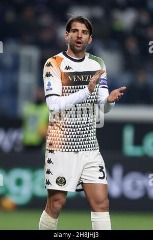 Bergamo, Italien. 30th. November 2021. Pietro Ceccaroni (Venezia FC) Gesten während Atalanta BC gegen Venezia FC, italienische Fußballserie A Spiel in Bergamo, Italien, November 30 2021 Quelle: Independent Photo Agency/Alamy Live News Stockfoto