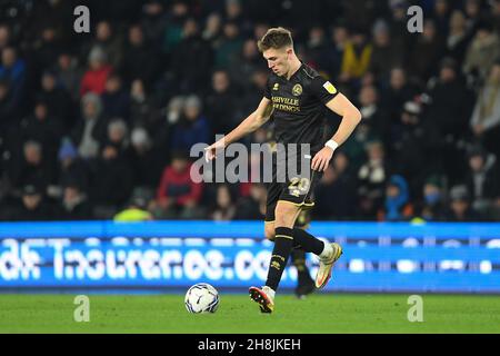 DERBY, GBR. NOV 29th Jimmy Dunne von Queens Park Rangers während des Sky Bet Championship-Spiels zwischen Derby County und Queens Park Rangers im Pride Park, Derby am Montag, 29th. November 2021. (Kredit: Jon Hobley | MI News) Kredit: MI Nachrichten & Sport /Alamy Live News Stockfoto