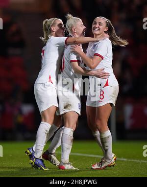 Der englische Georgia Stanway feiert das zehnte Tor seiner Spielmannschaft während des FIFA-Weltmeisterschaft-Qualifying der Frauen - Gruppe D-Spiels zwischen England und Lettland im Keepmoat Stadium, Doncaster. Bilddatum: Dienstag, 30. November 2021. Stockfoto