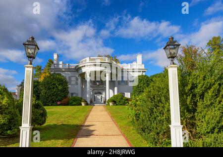 Kingsport, Tennessee, USA - 26. September 2021: Allandale Mansion und Anwesen, erbaut 150 im Besitz von Harvey und Ruth Brooks, die Black Angus Katze großgezogen haben Stockfoto