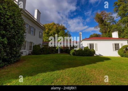 Kingsport, Tennessee, USA - 26. September 2021: Allandale Mansion und Anwesen, erbaut 150 im Besitz von Harvey und Ruth Brooks, die Black Angus Katze großgezogen haben Stockfoto