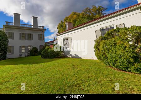 Kingsport, Tennessee, USA - 26. September 2021: Allandale Mansion und Anwesen, erbaut 150 im Besitz von Harvey und Ruth Brooks, die Black Angus Katze großgezogen haben Stockfoto