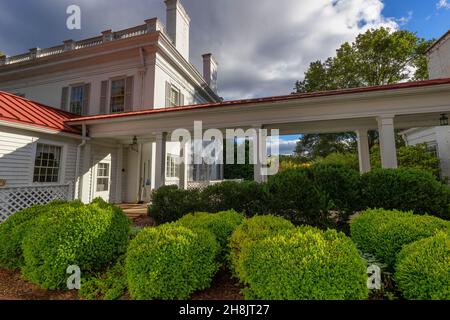 Kingsport, Tennessee, USA - 26. September 2021: Allandale Mansion und Anwesen, erbaut 150 im Besitz von Harvey und Ruth Brooks, die Black Angus Katze großgezogen haben Stockfoto