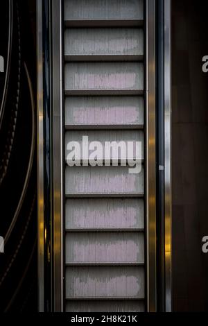Rolltreppe - Einkaufszentrum Petersboden in Leipzig, Deutschland Stockfoto