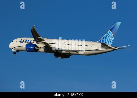 Eine Boeing 787 von United Airlines startet am Flughafen London Heathrow Stockfoto