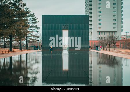 OKLAHOMA CITY, USA - 13. März 2021: Blick auf das Seegrund vor dem Tor des Oklahoma City National Memorial Central USA Stockfoto