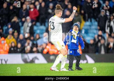 LEEDS, ENGLAND - 30. NOVEMBER: Kalvin Phillips aus Leeds United feiert während des Premier League-Spiels zwischen Leeds United und Crystal Palace in der Elland Road am 30. November 2021 in Leeds, England. (Foto von Sebastian Frej) Stockfoto