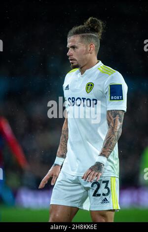 LEEDS, ENGLAND - 30. NOVEMBER: Kalvin Phillips von Leeds United während des Premier League-Spiels zwischen Leeds United und Crystal Palace in der Elland Road am 30. November 2021 in Leeds, England. (Foto von Sebastian Frej) Stockfoto