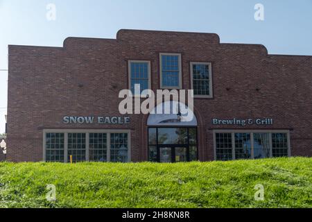 Idaho Falls, Idaho - 22. August 2021: Gebäude für das Snow Eagle Brewing and Grill Restaurant in der Innenstadt Stockfoto