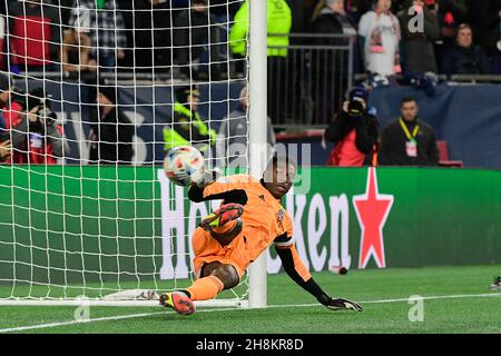 Massachusetts. US, 30. November 2021: New York City FC Torwart Sean Johnson (1) während der Schießerei bei den Audi 2021 MLS Cup Playoffs, Eastern Conference Semifinal Runde zwischen New York City FC und der New England Revolution im Gillette Stadium in Foxborough Massachusetts statt. Der FC New York eliminierte die Revolution in einer Schießerei von 3 bis 2. Eric Canha/CSM Stockfoto