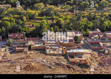 Zoaula, Errachida, USA. 8th. November 2021. Traditionelles Dorf in der Oase des Ziz Tals bei Errachidia, Marokko, Afrika (Bild: © Walter G Arce SR Grindstone Medi/ASP via ZUMA Press Wire) Stockfoto