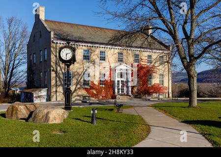 Auf dem Viereck in SUNY Cobleskill, Schoharie County, New York State, USA. Stockfoto