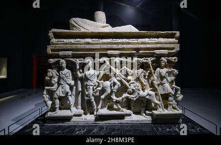 Antakya, Hatay Region, Türkei. Antiker Sarkophag, ausgestellt im Archäologischen Museum von Antakya Stockfoto