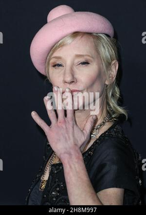 Los Angeles, Usa. 30th. November 2021. LOS ANGELES, KALIFORNIEN, USA - 30. NOVEMBER: Die Schauspielerin Anne Heche kommt zur Los Angeles-Premiere von Netflix's "The Unforgivable", die am 30. November 2021 in Los Angeles, Kalifornien, USA, im Directors Guild of America Theatre stattfand. (Foto: Xavier Collin/Image Press Agency/Sipa USA) Quelle: SIPA USA/Alamy Live News Stockfoto