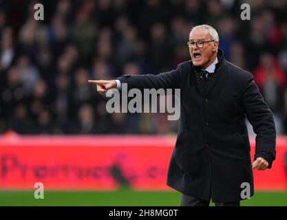 Watford, Großbritannien. 20th. November 2021. Watford-Manager Claudio Ranieri beim Premier League-Spiel zwischen Watford und Manchester United in der Vicarage Road, Watford, England, am 20. November 2021. Foto von Andy Rowland. Quelle: Prime Media Images/Alamy Live News Stockfoto
