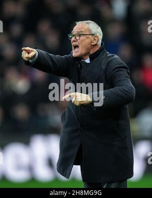 Watford, Großbritannien. 20th. November 2021. Watford-Manager Claudio Ranieri beim Premier League-Spiel zwischen Watford und Manchester United in der Vicarage Road, Watford, England, am 20. November 2021. Foto von Andy Rowland. Quelle: Prime Media Images/Alamy Live News Stockfoto