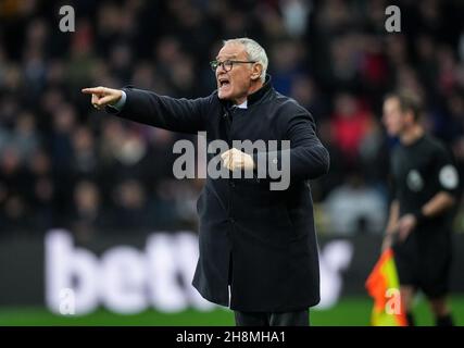 Watford, Großbritannien. 20th. November 2021. Watford-Manager Claudio Ranieri beim Premier League-Spiel zwischen Watford und Manchester United in der Vicarage Road, Watford, England, am 20. November 2021. Foto von Andy Rowland. Quelle: Prime Media Images/Alamy Live News Stockfoto