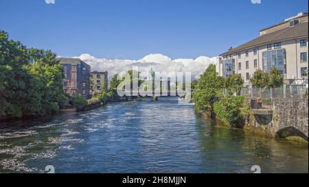 Sonnenuntergang in Galway, County Galway, West of Ireland, O'Briens Brücke, River Corrib, Galway, Irland Stockfoto