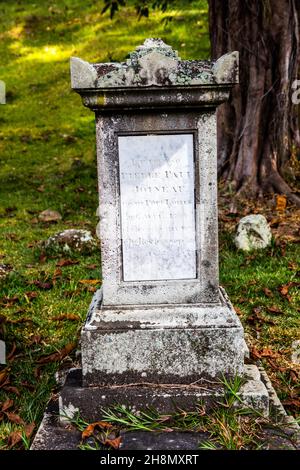 Der historische Bel Air Friedhof, obwohl bereits stark baufällig, ist ein nationales Denkmal und eines der Sehenswürdigkeiten auf der Insel mit berühmten Gräbern Stockfoto