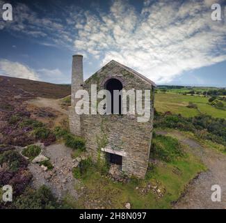 Ruinen des Wheal Betsy Engine House in der Nähe von Mary Tavy in Devon, England Stockfoto