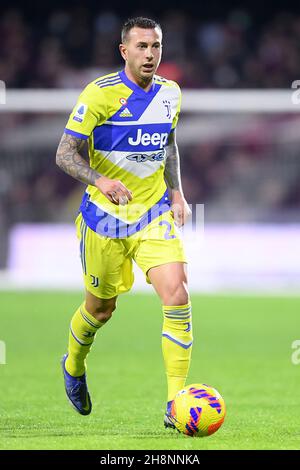 Salerno, Italien. 30th. November 2021. Federico Bernardeschi vom FC Juventus während des Serie-A-Spiels zwischen US Salernitana 1919 und Juventus am 30. November 2021 im Stadio Arechi, Salerno, Italien. Kredit: Giuseppe Maffia/Alamy Live Nachrichten Stockfoto