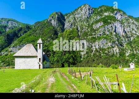 Katholische Kirche, Thethi Dorf Thethi Tal, Albanien Stockfoto