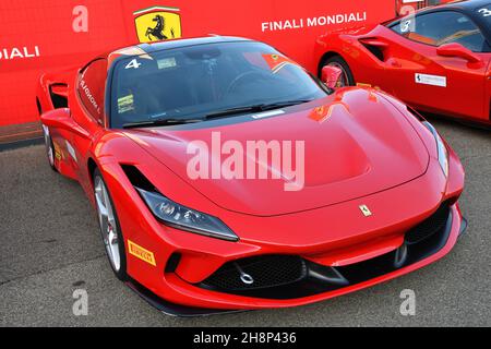 Scarperia, Mugello - 19. November 2021: Ferrari F8 Tributo im Fahrerlager während des Finali Mondiali Ferrari 2021 auf dem Kurs Mugello in Italien. Stockfoto